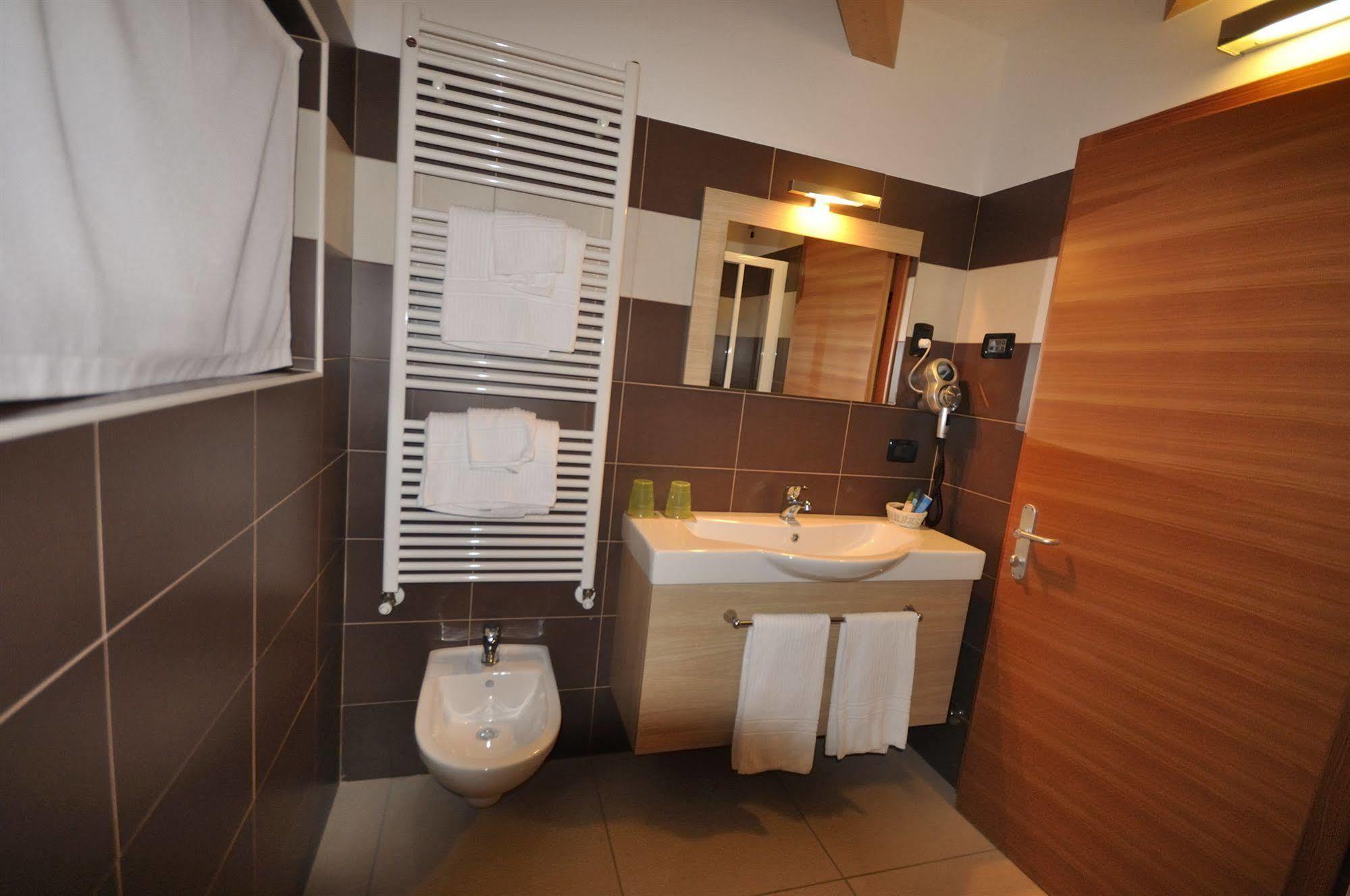 Villa Cameras Room And Breakfast Mori Exterior photo